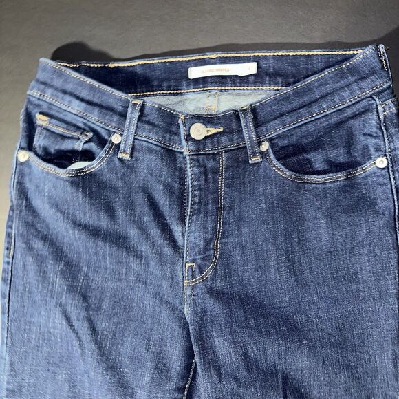 Levi's Women's Blue Jeans - Picture 3 of 7